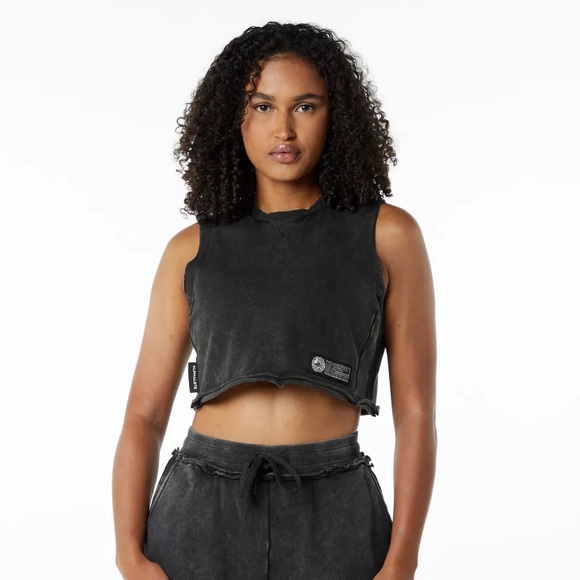 Alphalete Tops - ALPHALETE Very Terry Crop Top Size S Onyx